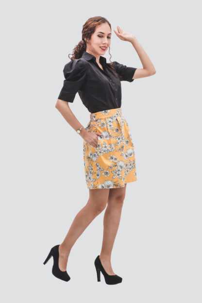Falda pliegues mostaza con flores Fabiola - Imagen 2