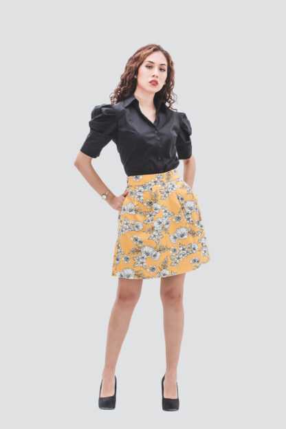 Falda pliegues mostaza con flores Fabiola - Imagen 5