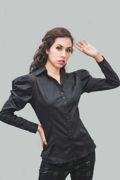 Blusa negro abullonada Vanessa - Imagen 2