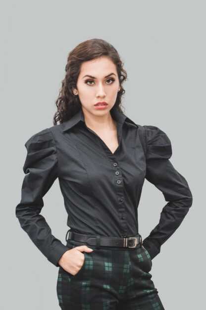 Blusa negro abullonada Vanessa