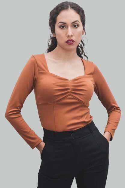 Top tipo corset camel Lorenz - Imagen 2