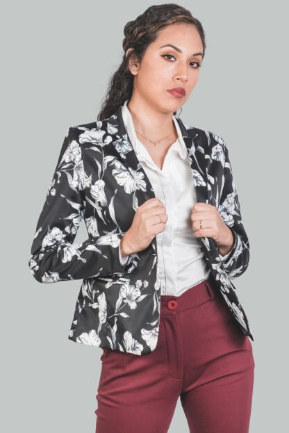 Blazer color negro flores Iris - Imagen 5