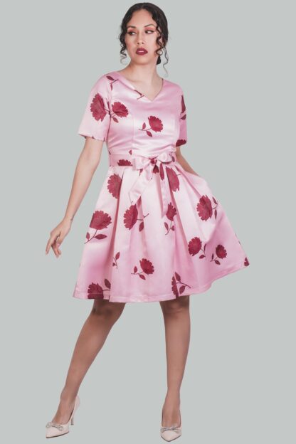 Vestido corte A rosa BB con flores Caeli