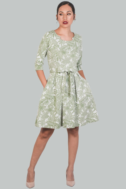 Vestido verde con flores corte A Dalia
