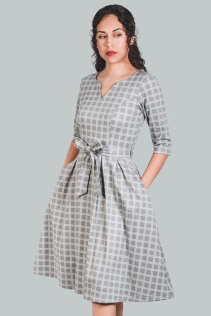 Vestido midi corte A cuadro gris Celestine - Imagen 3
