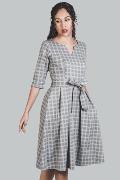 Vestido midi corte A cuadro gris Celestine - Imagen 5