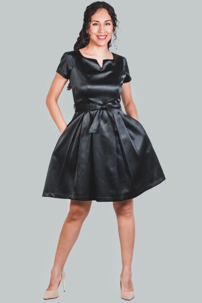 Vestido en A negro satinado Roberta