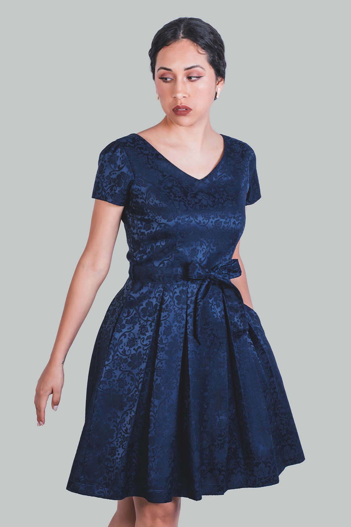 Vestido en A azul brocado Brigitte - Imagen 3